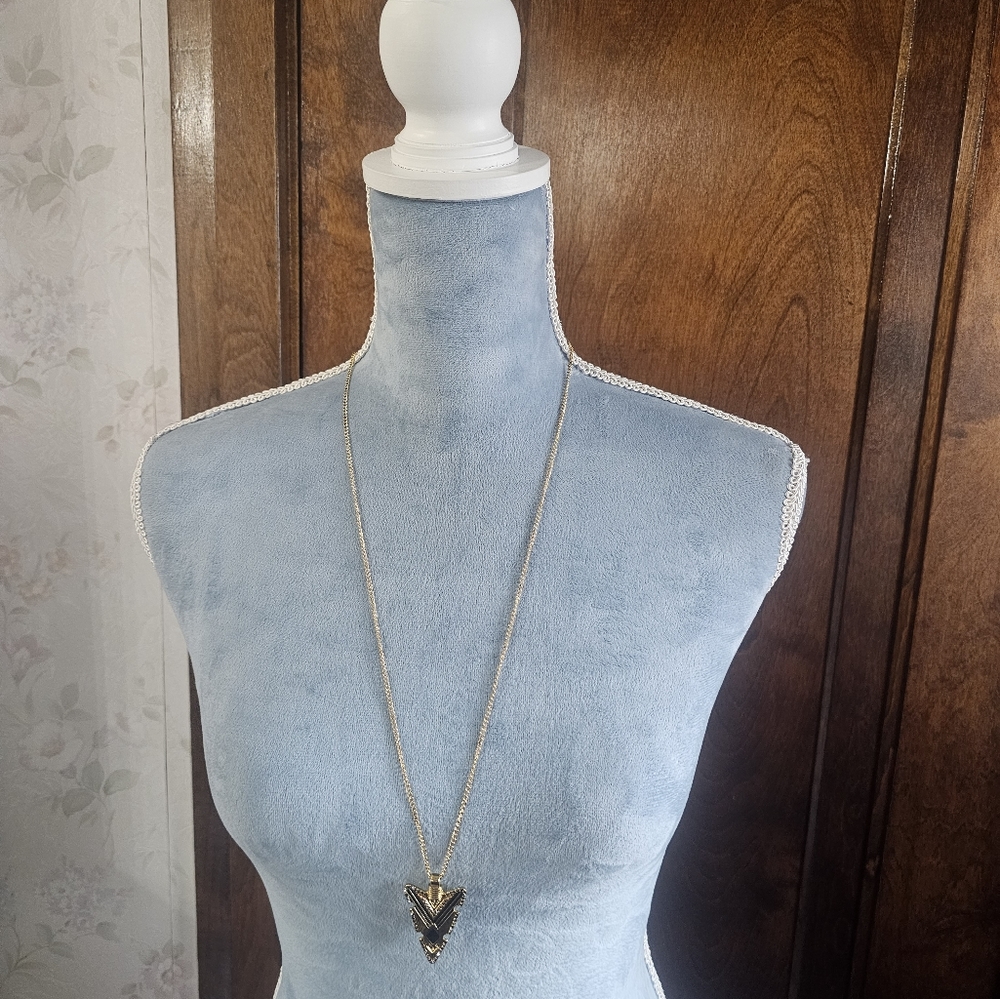 Park Lane Arrowhead Necklace NWOT (retired)